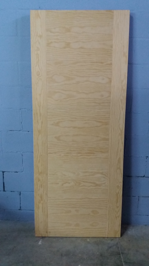 Puerta sin barnizar