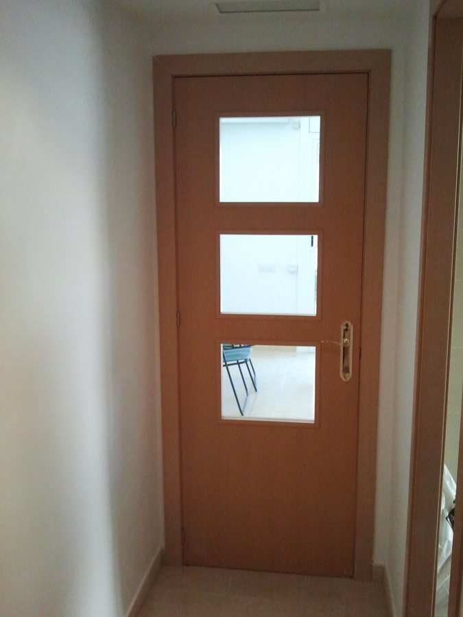 Puerta y marco comedor (carpintería)