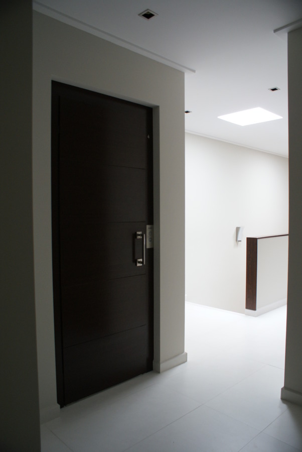 Puertas de rellano de ascensor batientes