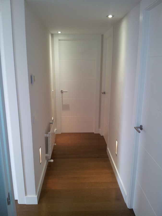 puertas lacadas en blanco hasta el techo 