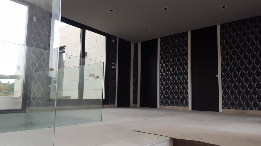 puertas lacadas en negro