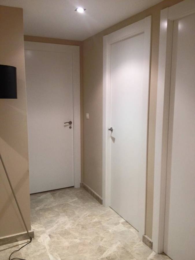 PUERTAS LACADAS LISAS