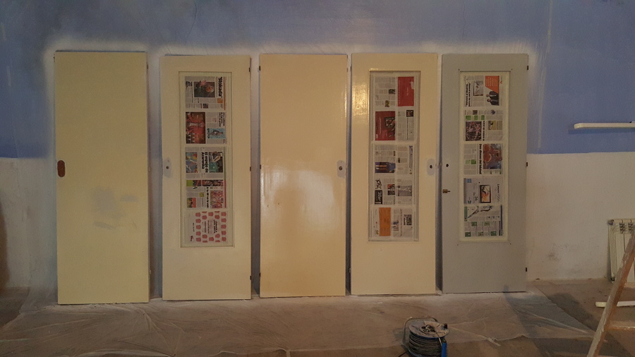 Puertas sin pintar.
