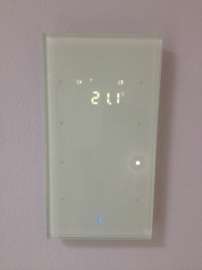 Pulsador con termostato Touch Sensor de Berker