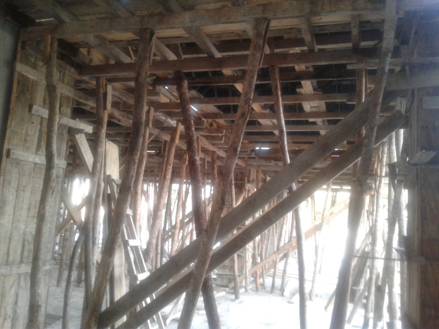 puntales de madera para encofrado de losa nervada