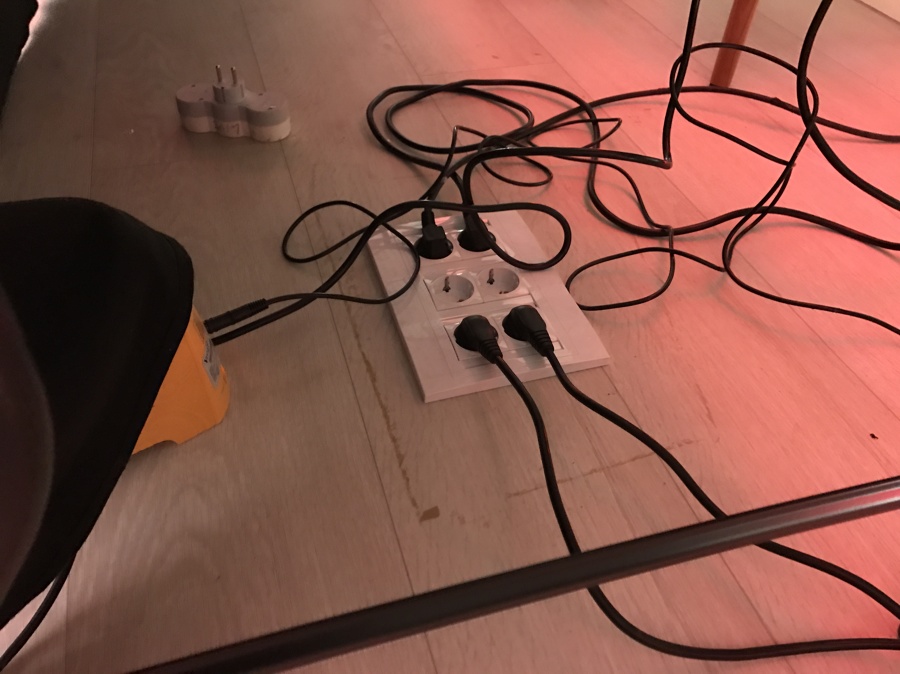 punto de corriente en suelo