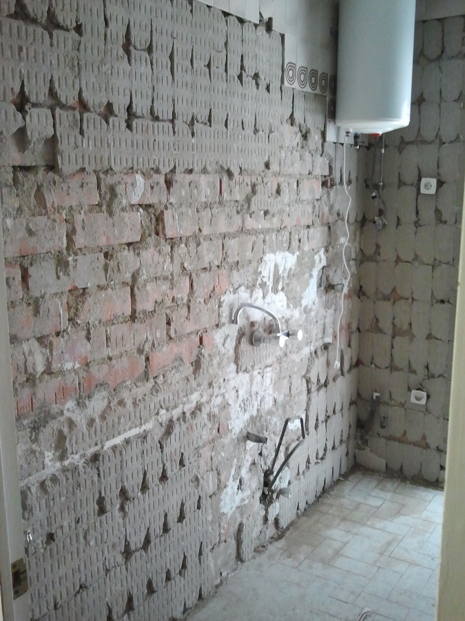 Quitando alicatado de cocina