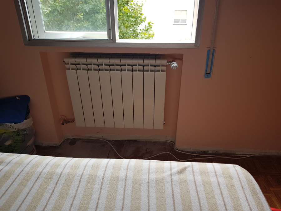 Radiador aluminio con cabeza termostaticas