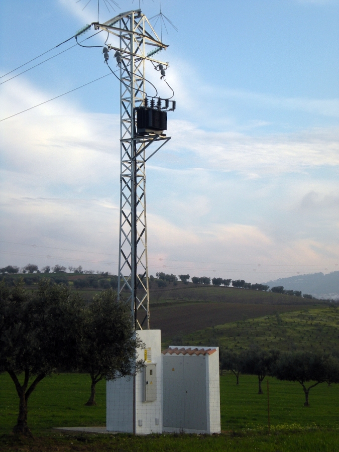 Ramal de media tensión en Los Santos de Maimona 3