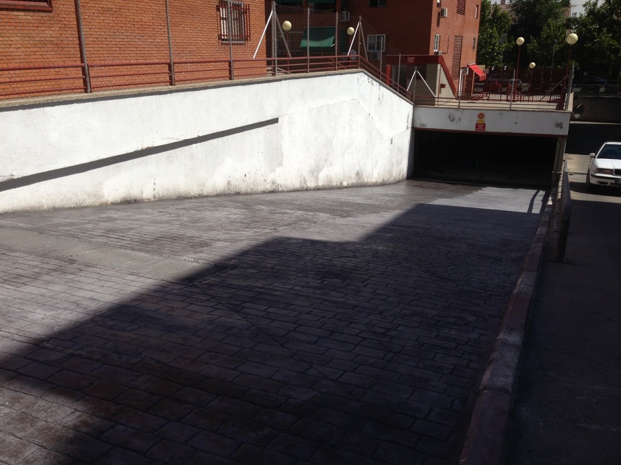 Rampa acabada (a falta de pintar las paredes)