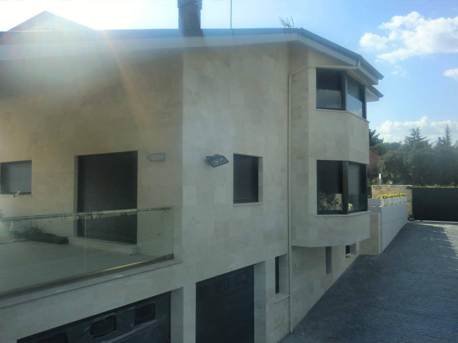 Rampa de acceso al garaje