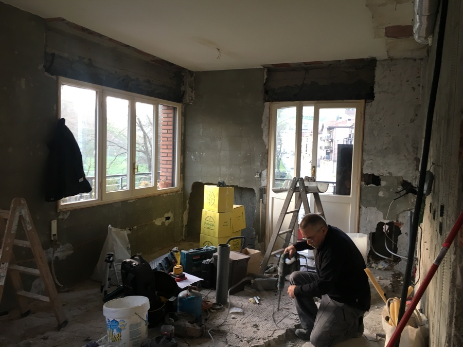 REALIZAR ROZAS PARA PASAR INSTALACIONES NUEVAS DE FONTANERÍA