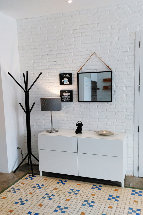 Recibidor pared ladrillo