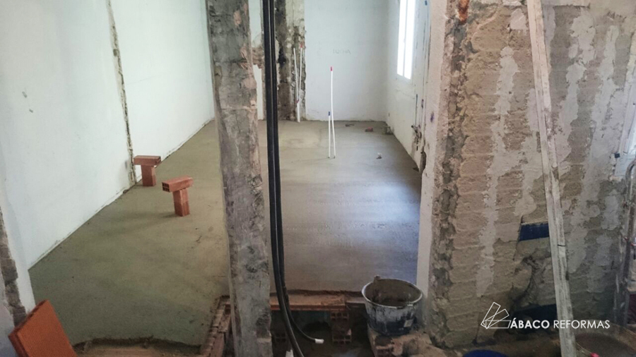 Recrecido del suelo para el paso de instalaciones.