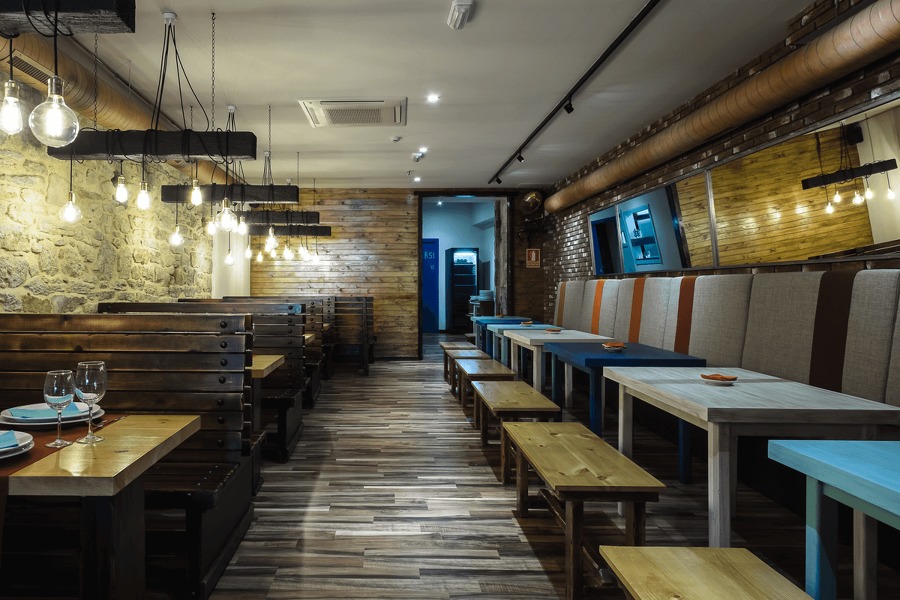 REFORMA A TABERNA DA CHORIMA - SANTIAGO DE COMPOSTELA