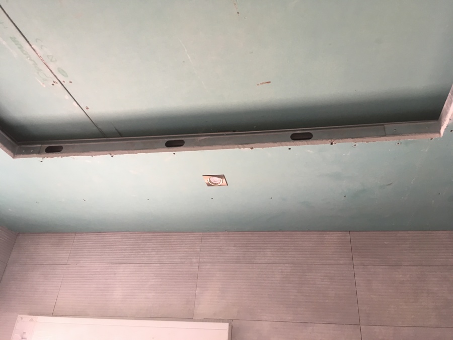 Reforma baño techo falso