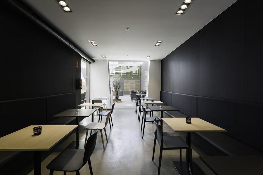 REFORMA BRINGANTIUM LOUNGE EN SANTA CRISTINA (OLEIROS)