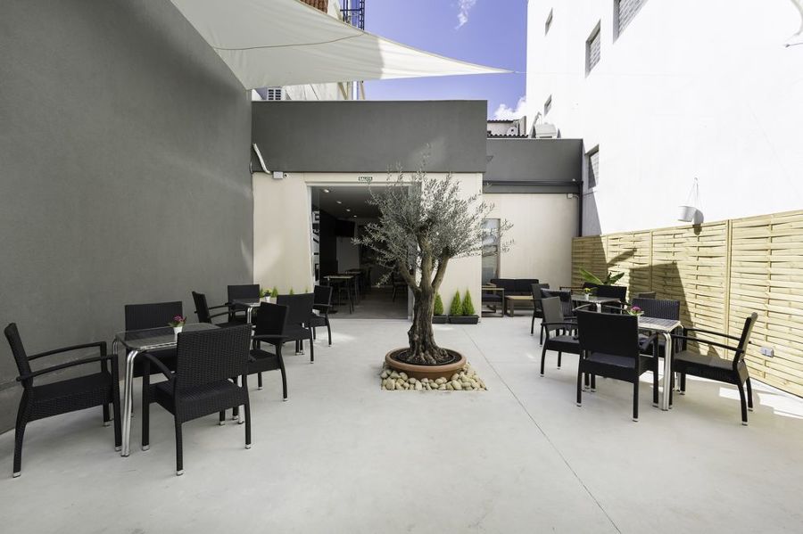 REFORMA BRINGANTIUM LOUNGE EN SANTA CRISTINA (OLEIROS)