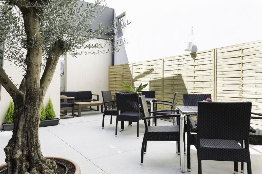 REFORMA BRINGANTIUM LOUNGE EN SANTA CRISTINA (OLEIROS)