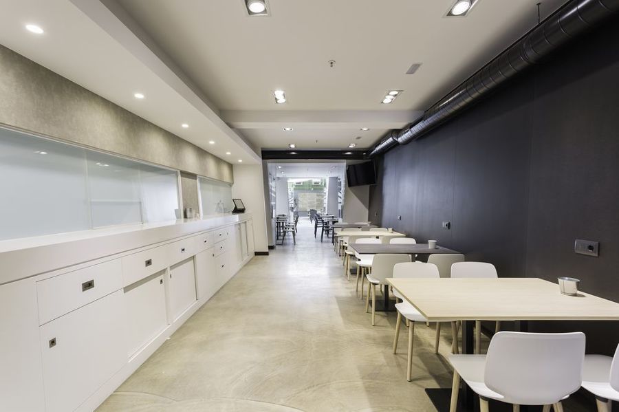 REFORMA BRINGANTIUM LOUNGE EN SANTA CRISTINA (OLEIROS)