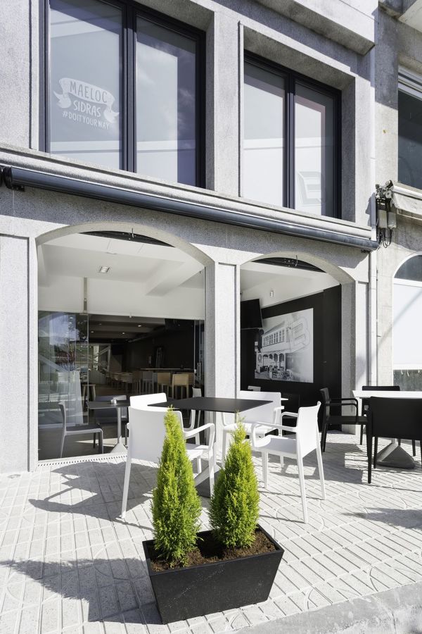 REFORMA BRINGANTIUM LOUNGE EN SANTA CRISTINA (OLEIROS)