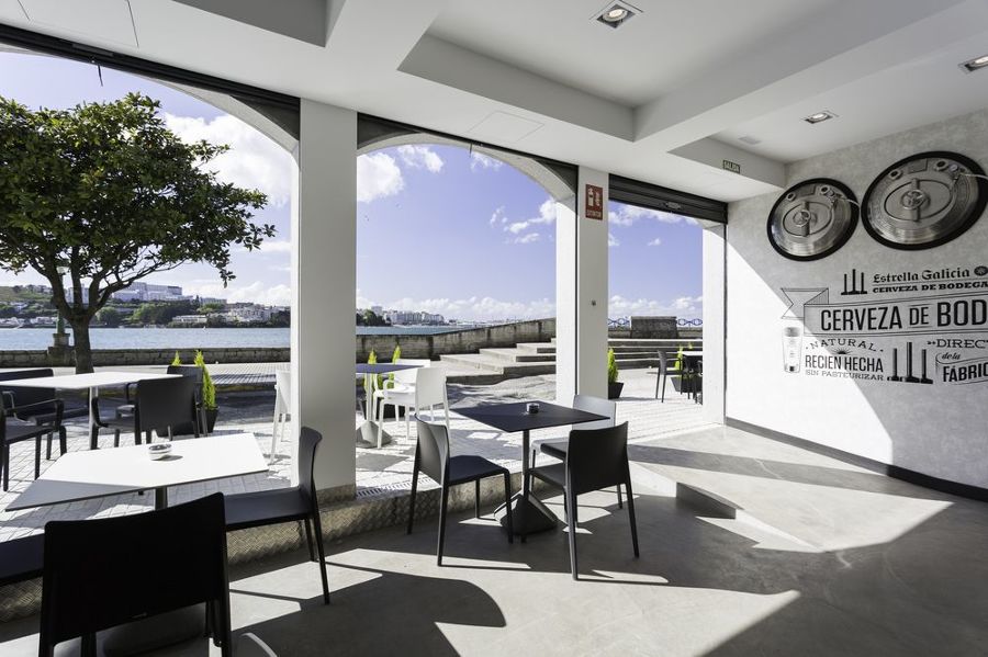 REFORMA BRINGANTIUM LOUNGE EN SANTA CRISTINA (OLEIROS)