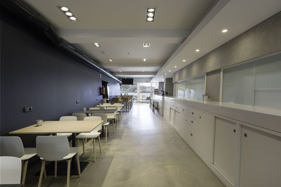 REFORMA BRINGANTIUM LOUNGE EN SANTA CRISTINA (OLEIROS)