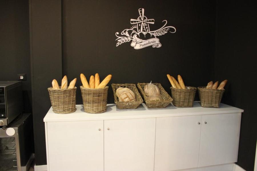 reforma cafetería mediterráneo premium para el programa cámbiame premium de telecinco