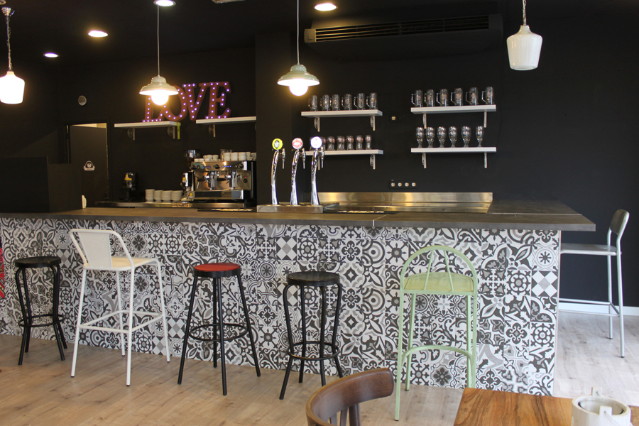 reforma cafetería mediterráneo premium para el programa cámbiame premium de telecinco