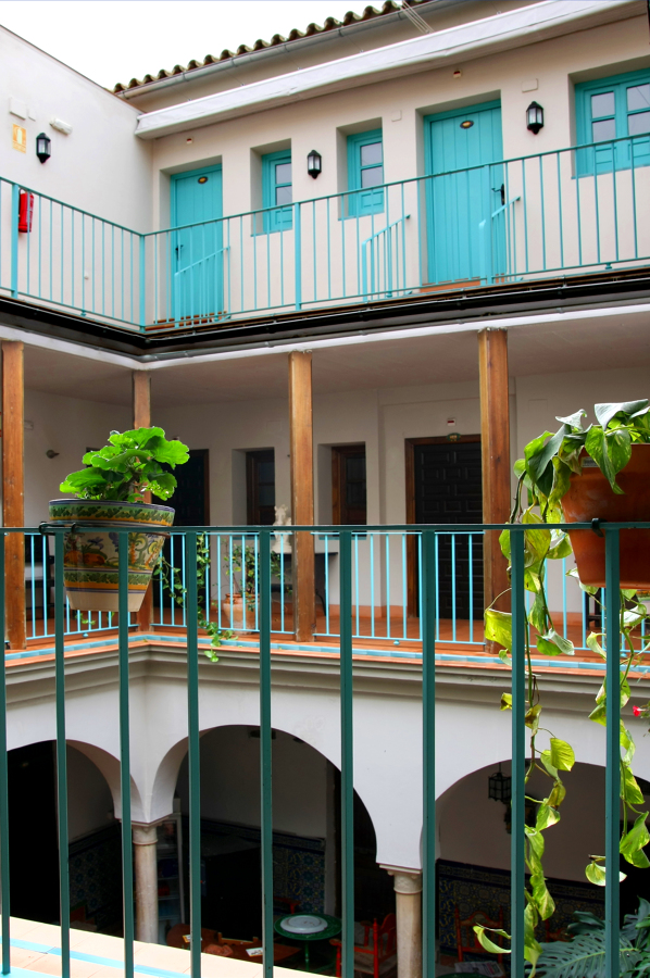 Reforma casa patio para Hostal