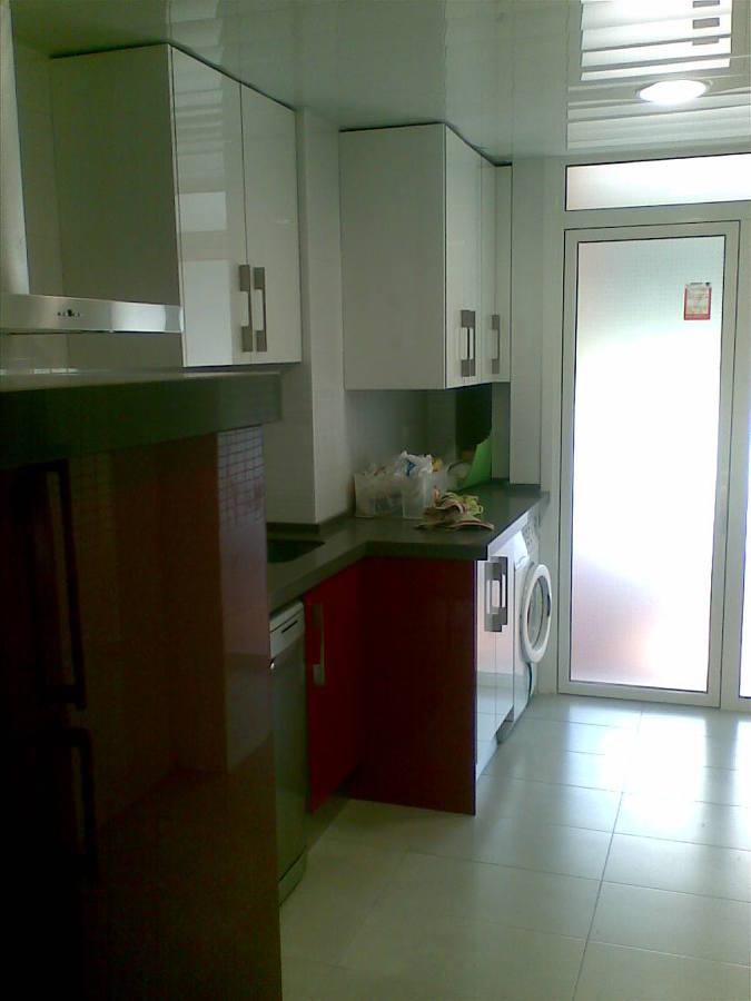 Reforma Cocina 1 - Muebles adaptados a la forma de la cocina. 