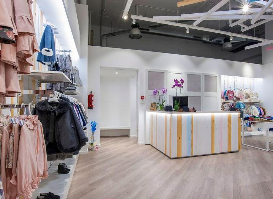 REFORMA COMERCIAL GUAPETONES - C.C. MARINEDA CITY