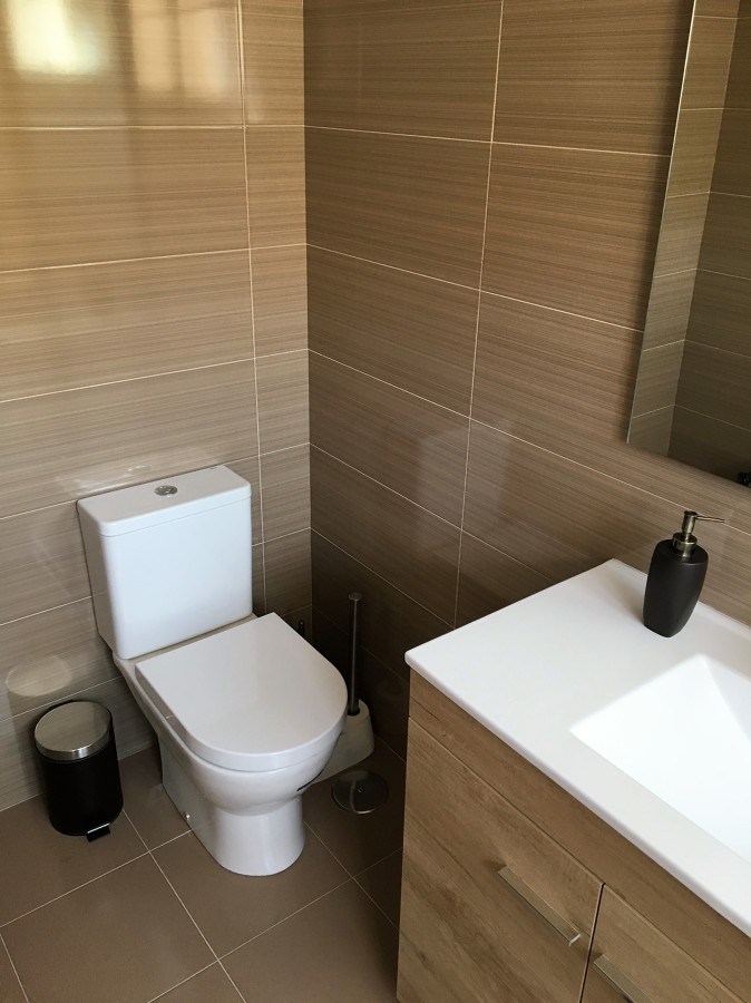 Reforma con pack renueva en calle salvador allende, TORREMOLINOS