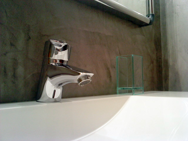 reforma de baño con microcemento