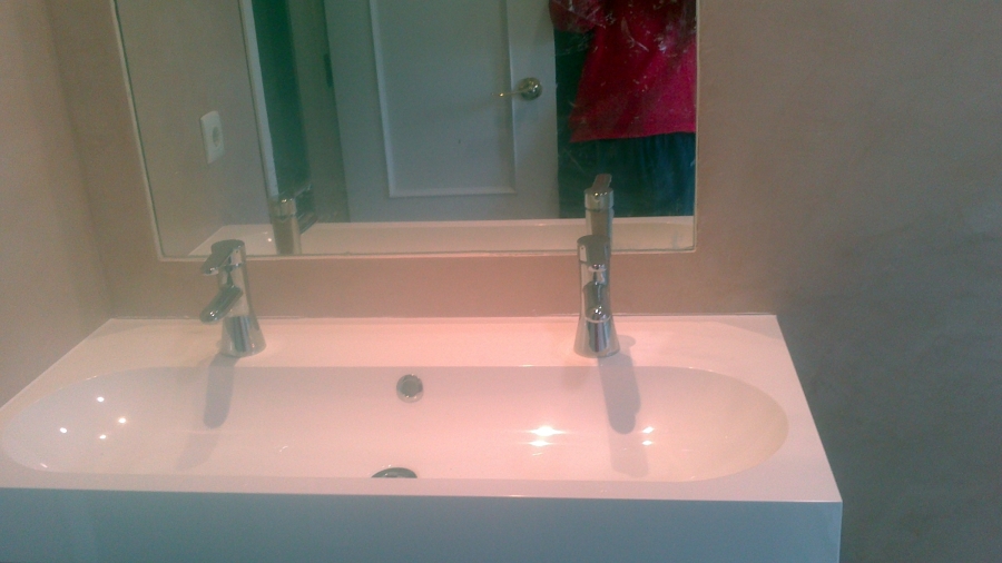 reforma de baño con microcemento