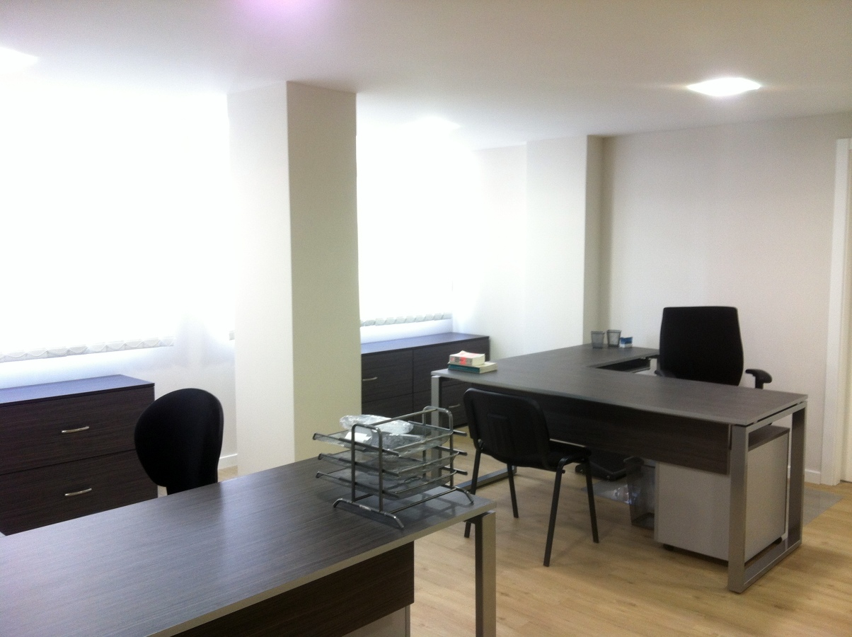 Reforma de dos locales para despacho