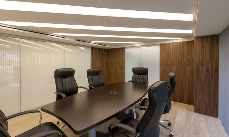 Reforma de oficinas - Telas tensadas - Iluminación personalizada