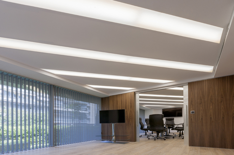 Reforma de oficinas - Telas tensadas - Iluminación personalizada