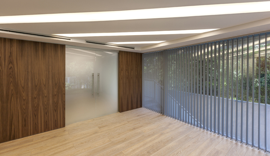 Reforma de oficinas - Telas tensadas - Iluminación personalizada