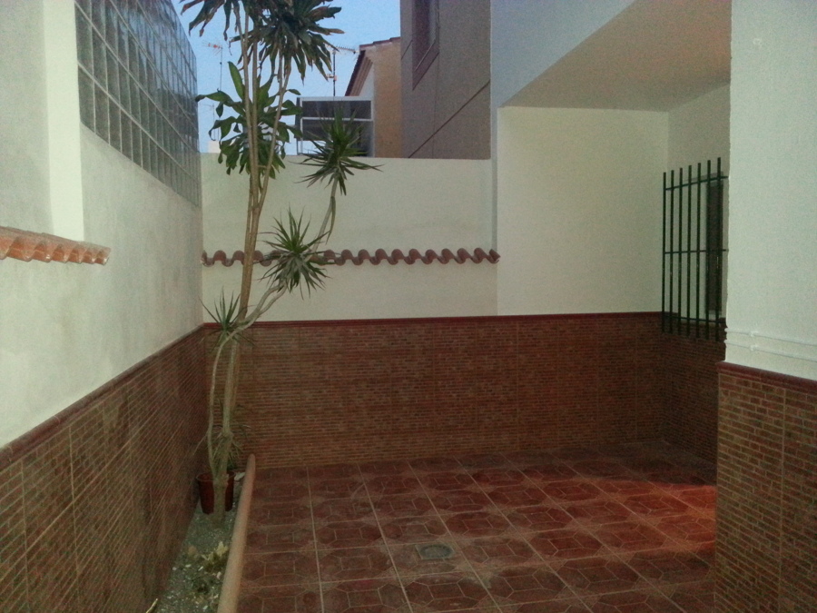 Reforma de patio, nivelación, aguas