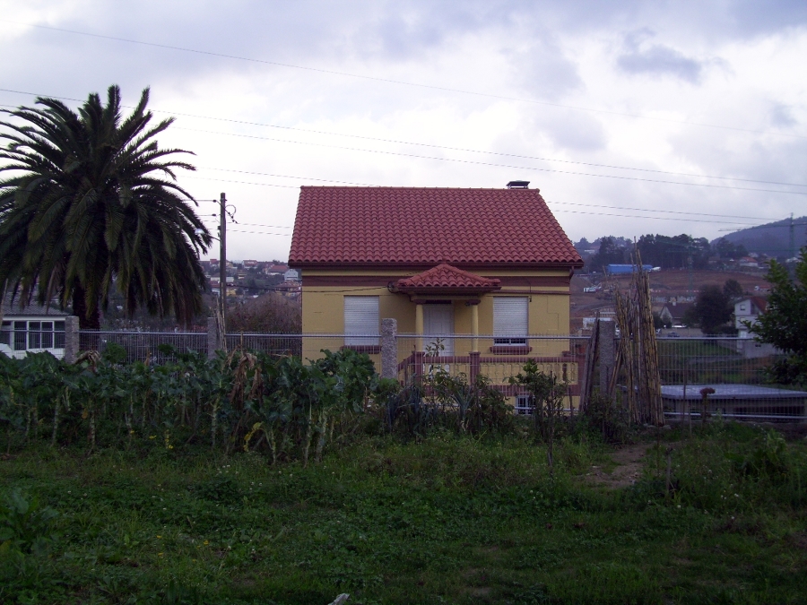 Reforma de tejado y pintado exterior de la casa.