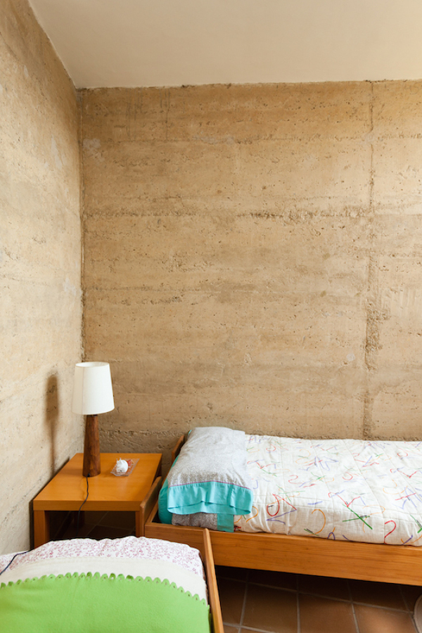 Dormitorio estilo rústico moderno