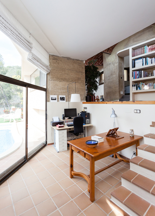 Estudio rústico moderno