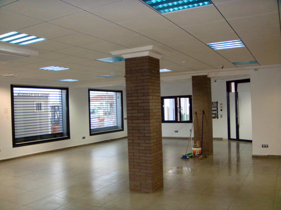 reforma exposición y oficinas