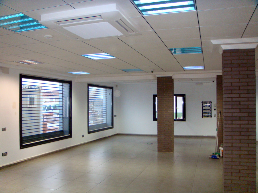 reforma exposición y oficinas