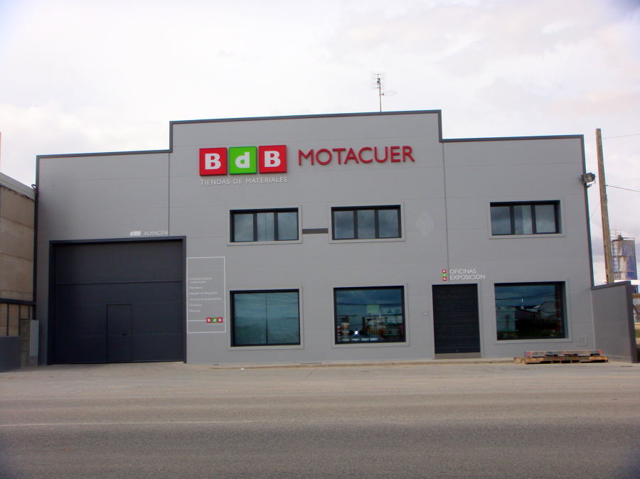 reforma exposición y oficinas