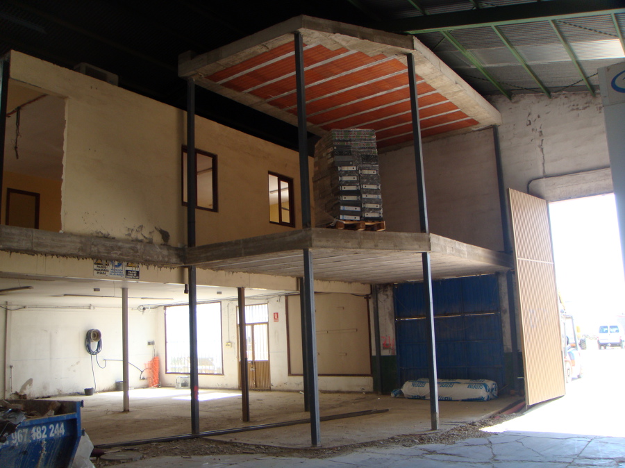 reforma exposición y oficinas