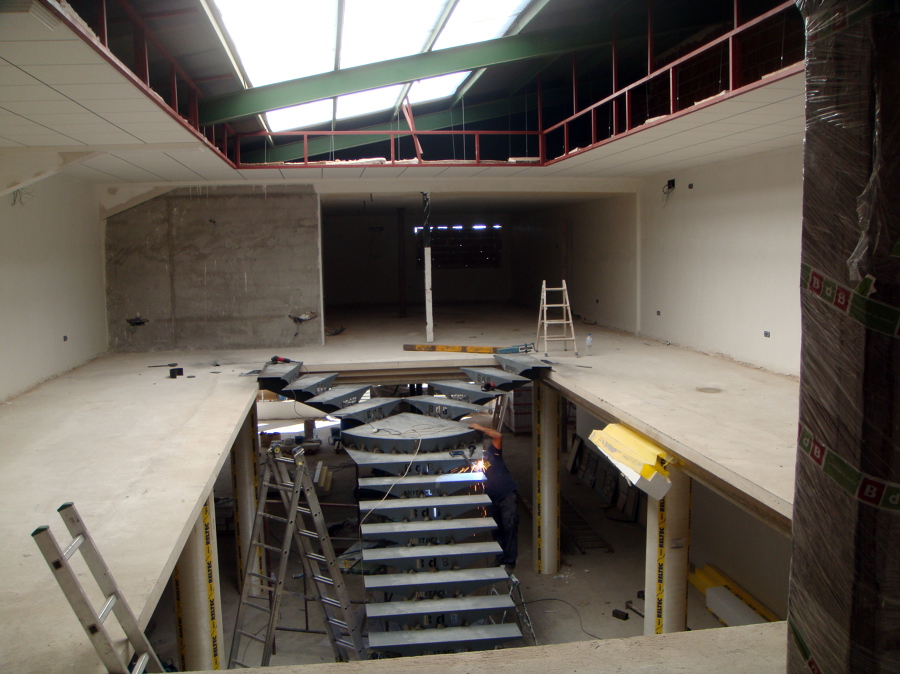 reforma exposición y oficinas