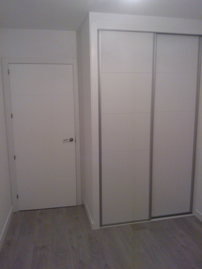 Reforma integral-armarios,suelo laminado, puertas, pintura