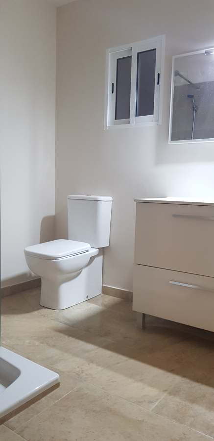 Reforma integral de baño con revestimiento de yeso